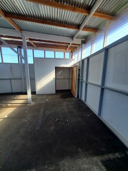 More Photos Of 546 23rd St, Richmond General Retail For Lease