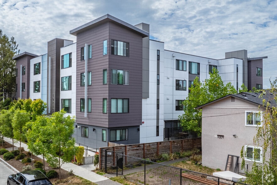 More Photos Of 9021 17th Ave SW, Seattle Apartments For Sale