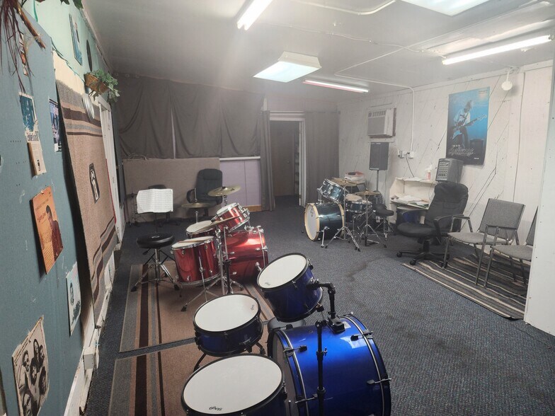 More Photos Of 1290 S Business IH 35, New Braunfels General Retail For Sale