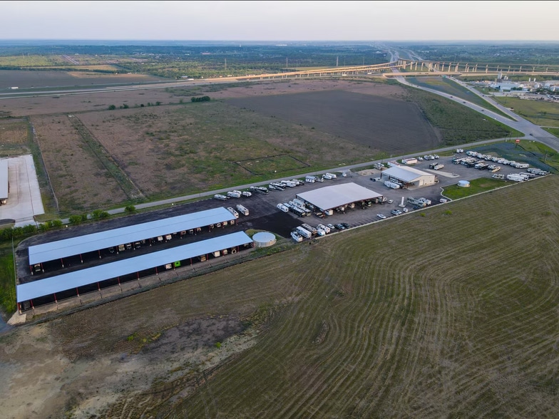 More Photos Of 10777 Highway 183 S, Austin Warehouse For Lease