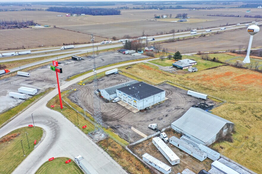More Photos Of 1116 W County Road 450 N, Brazil Truck Terminal For Lease
