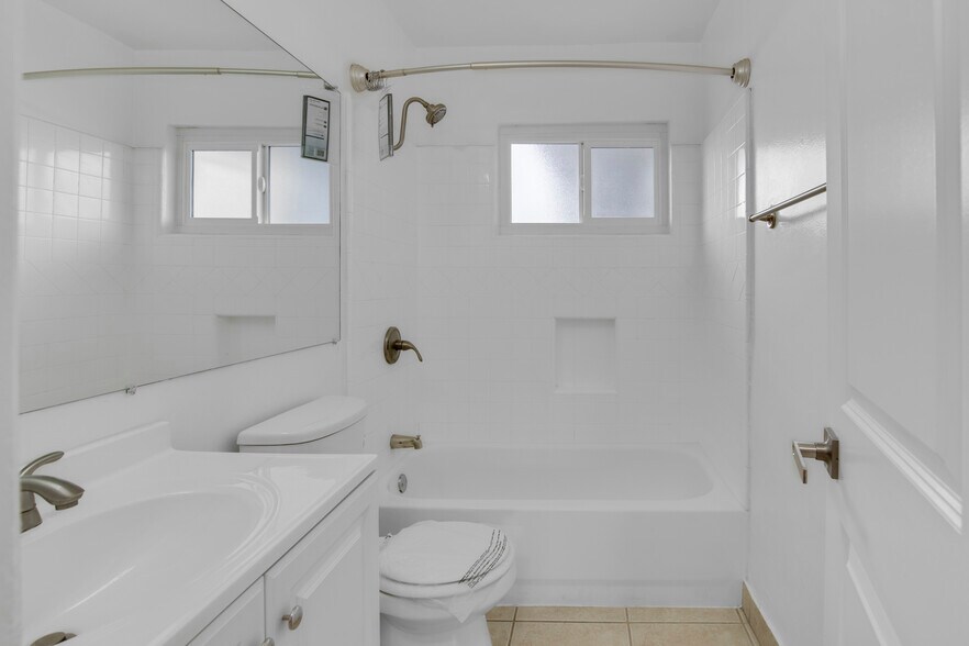 More Photos Of 1936-1938 S Corning St, Los Angeles Apartments For Sale