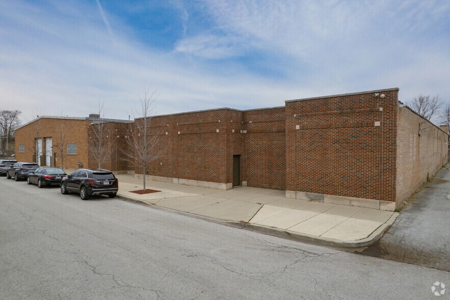 Primary Photo Of 526 E 114th Pl, Chicago Manufacturing For Lease