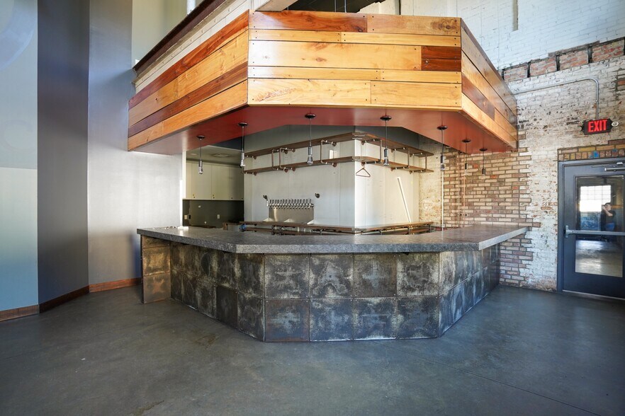 More Photos Of 1825 W Main St, Fort Wayne Warehouse For Sale