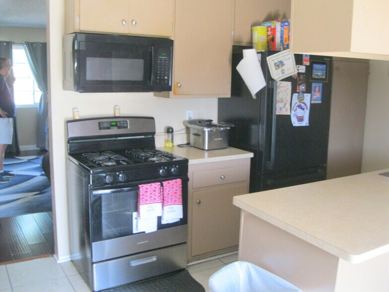 More Photos Of 173 W Cascade Dr, Rialto Manufactured Housing Mobile Home Park For Sale