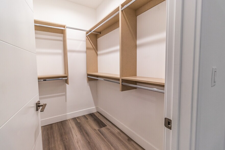 More Photos Of 2150-2154 S West View St, Los Angeles Apartments For Sale