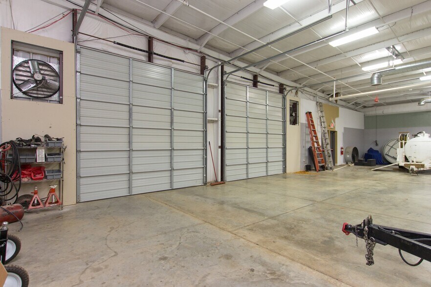 More Photos Of 1435 Paramount Dr, Huntsville Freestanding For Sale