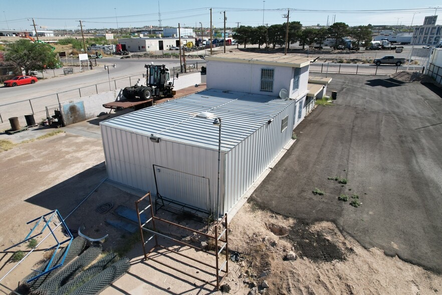 More Photos Of 2215 Stockyard Rd, El Paso Warehouse For Lease