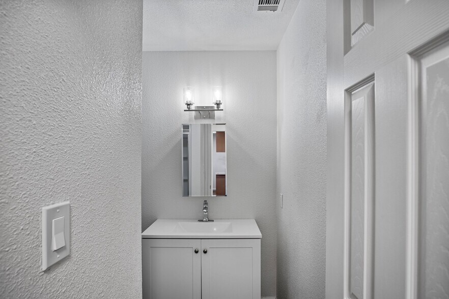 More Photos Of 116 Covena Ave, Modesto Apartments For Sale