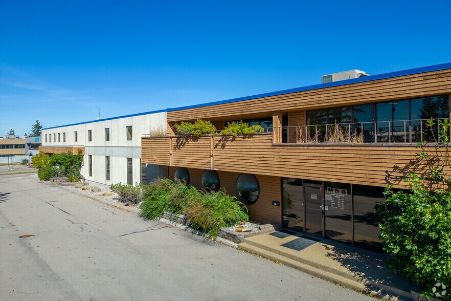 More Photos Of 3526 26th St NE, Calgary Warehouse For Lease