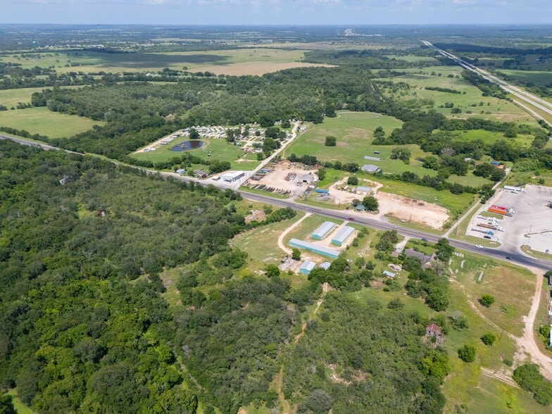 More Photos Of 1940 Magnolia Ave, Luling Self Storage For Sale