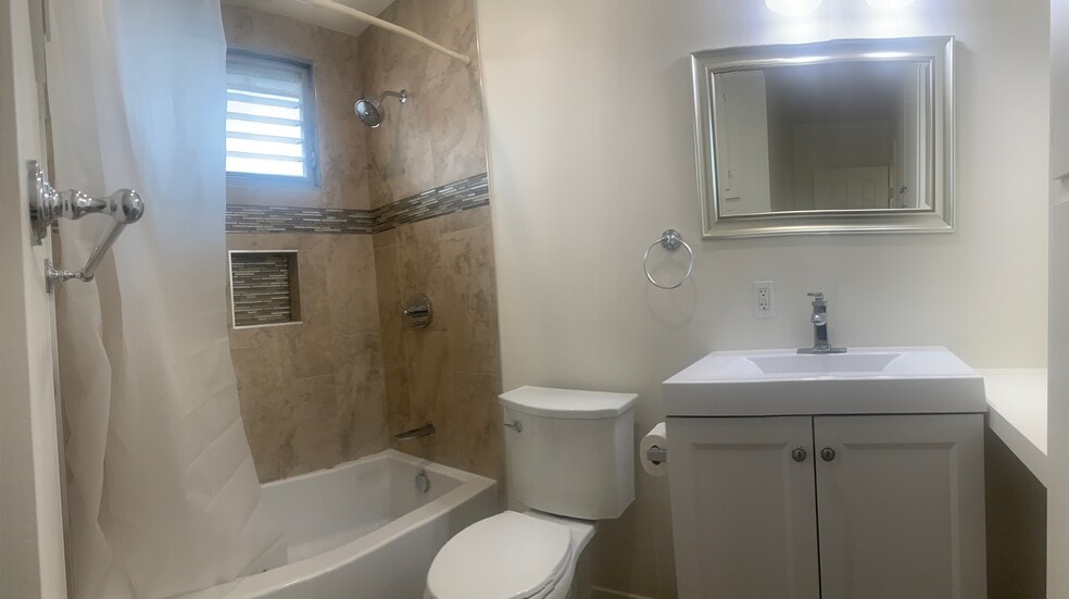 More Photos Of 21110 Wood Ave, Torrance Apartments For Sale