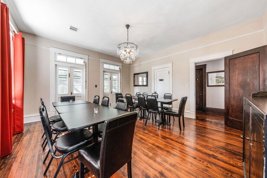 More Photos Of 312 N Central Ave, Cameron Restaurant For Sale