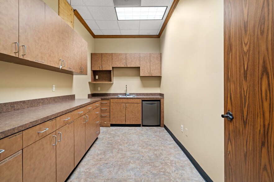 More Photos Of 3219 Harrisburg Blvd, Houston Medical For Lease