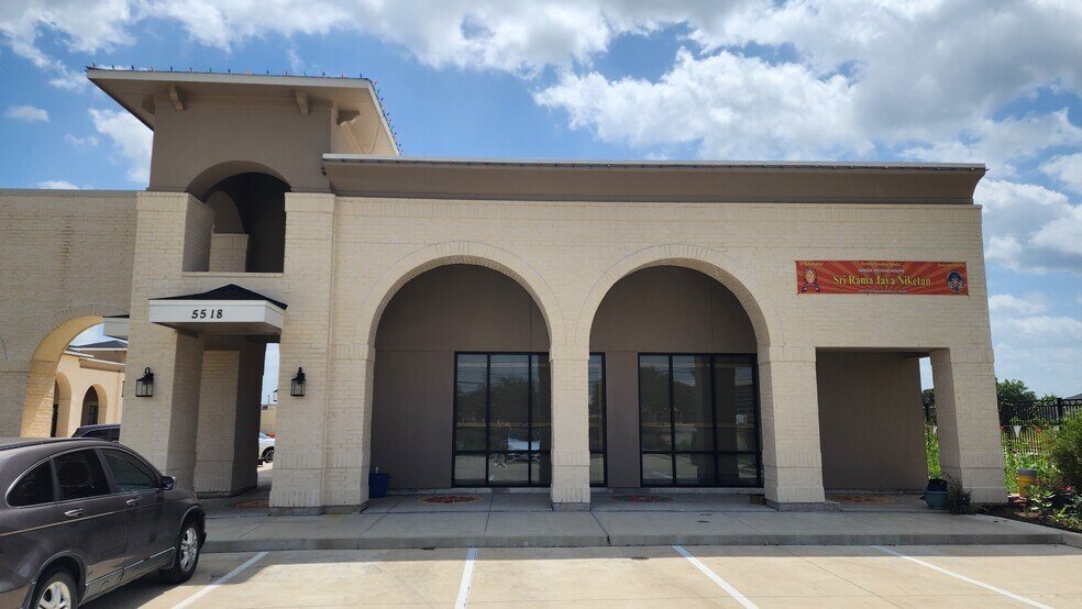More Photos Of 5518 Queenston Blvd, Houston General Retail For Lease
