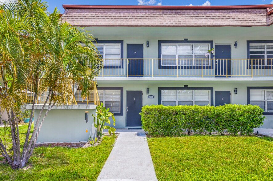 More Photos Of 2255 SE 5th St, Pompano Beach Apartments For Sale