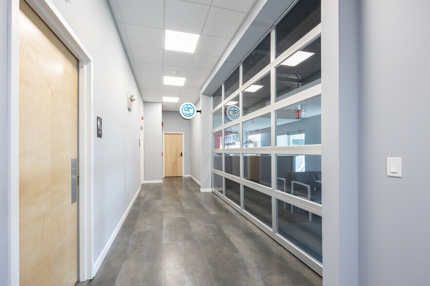 More Photos Of CORNER OF DIXWELL AVENUE AND SANFORD STREET, Hamden Medical For Lease