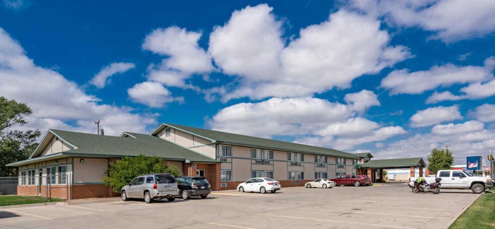 More Photos Of 1202 W Kansas Ave, Garden City Hotel For Sale