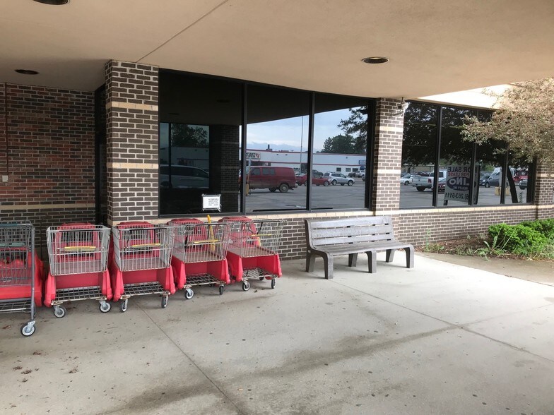 Primary Photo Of 35-44 Kristian St, Sandusky General Retail For Lease