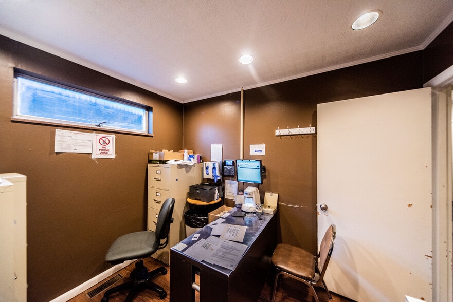 More Photos Of 2535 Broadway St, Paducah Office For Lease
