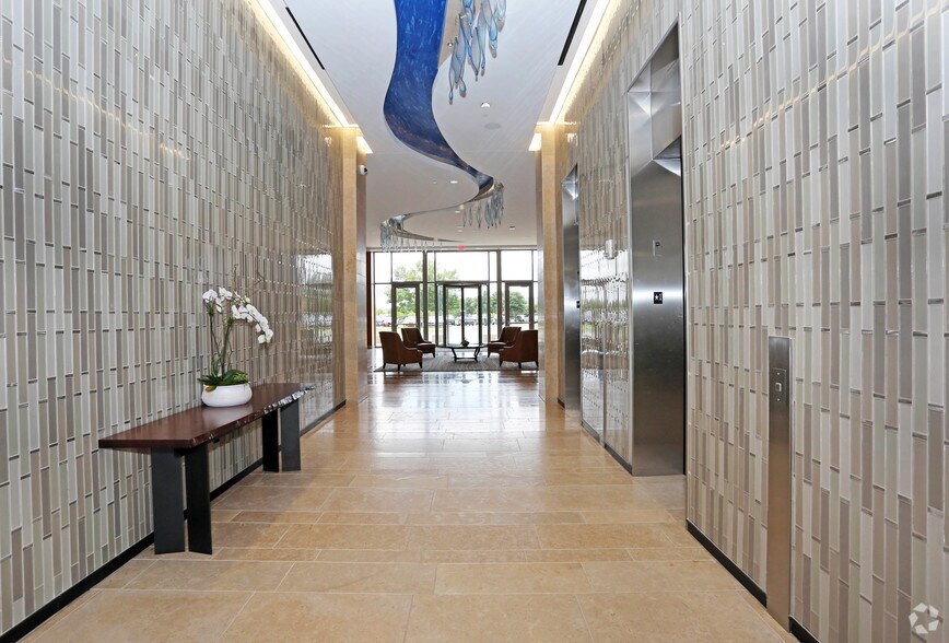 More Photos Of 550 Reserve St, Southlake Loft Creative Space For Lease