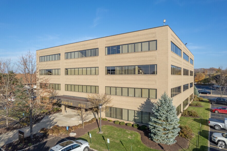 Primary Photo Of , Middleburg Heights Office For Sale