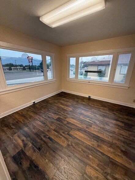 More Photos Of 7604 S Redwood Rd, West Jordan Office For Sale