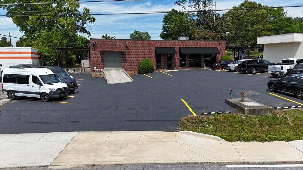 More Photos Of 211 DeKalb Industrial Way, Decatur Light Manufacturing For Lease