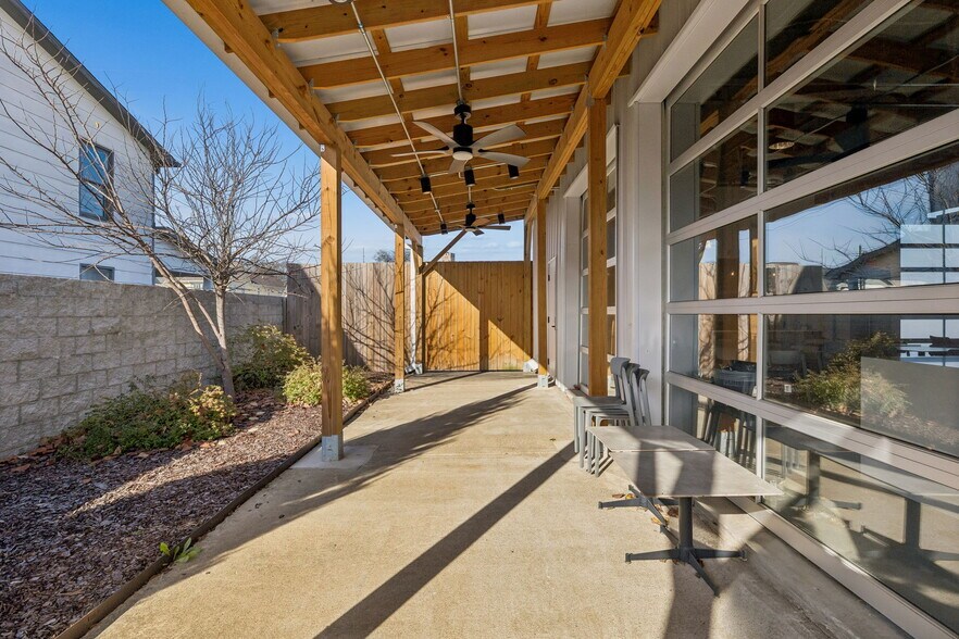 More Photos Of 5101 Kentucky Ave, Nashville Office For Sale