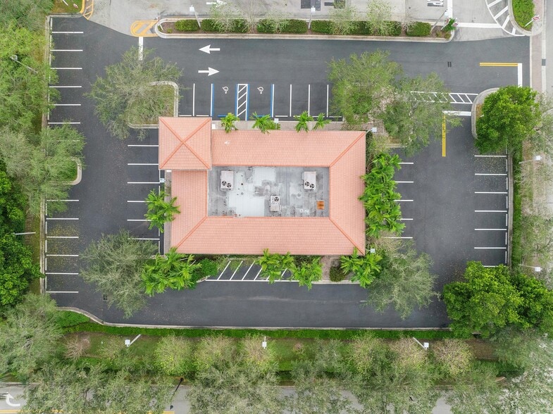 More Photos Of 4471 Weston Rd, Weston Freestanding For Lease