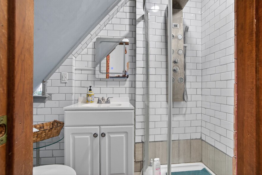 More Photos Of 834 Josephine St, New Orleans Apartments For Sale