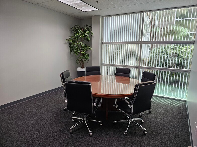 More Photos Of 4109 Guardian St, Simi Valley Manufacturing For Lease