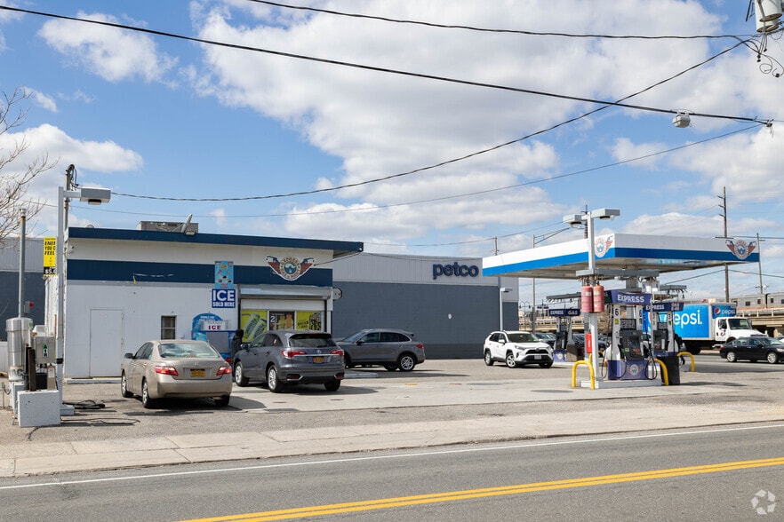 More Photos Of 820 Sunrise Hwy, Baldwin Service Station For Sale