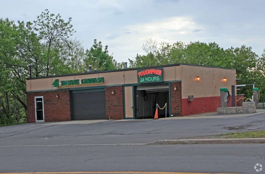 Primary Photo Of 7192 Buckley Rd, Liverpool Carwash For Sale