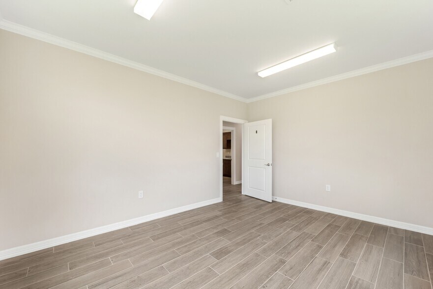 More Photos Of 7070 Knights Ct, Missouri City Office For Lease