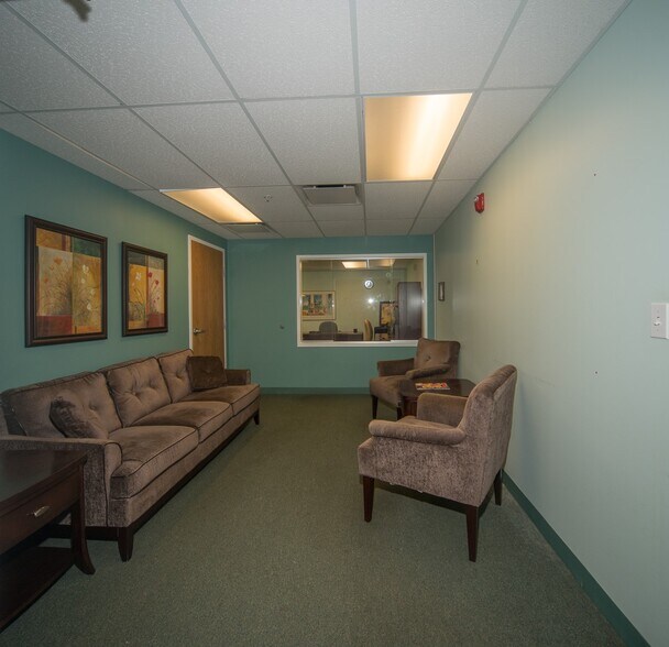 More Photos Of 3S517 Winfield Rd, Warrenville Medical For Lease