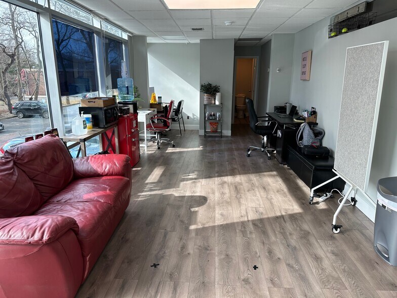 More Photos Of 521 Hauppauge Rd, Hauppauge Medical For Sale