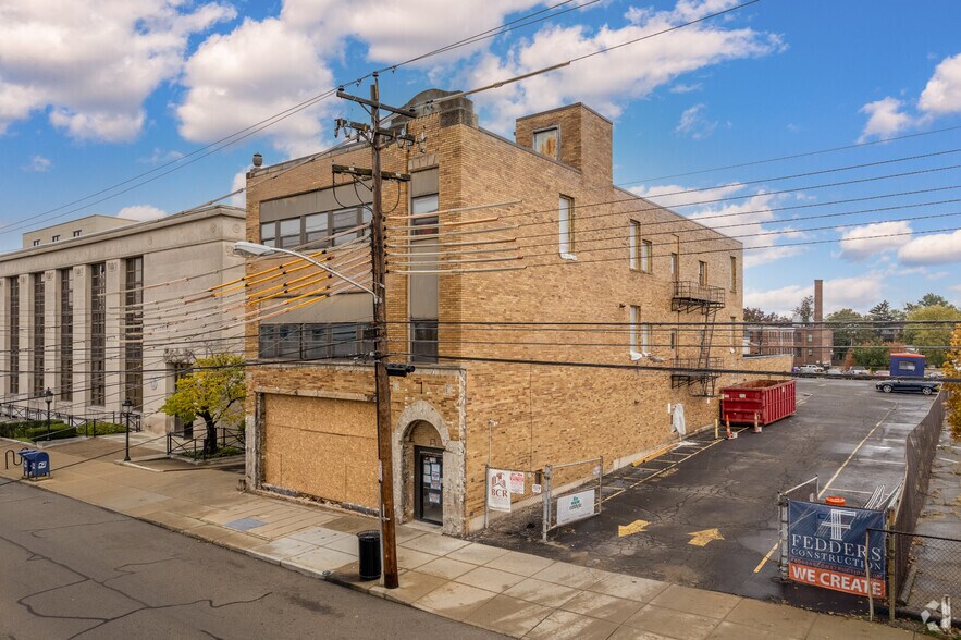 More Photos Of 722 Scott St, Covington Loft Creative Space For Lease