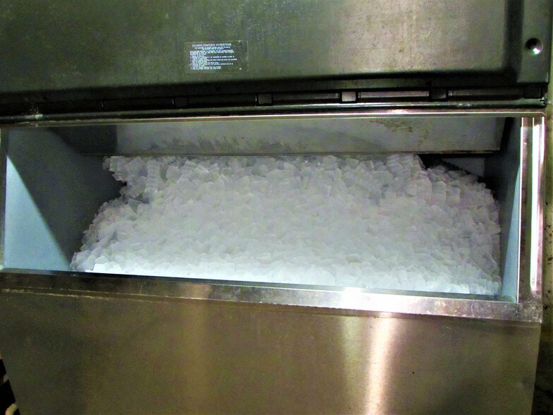 More Photos Of 6931 Gravois Ave, Saint Louis Restaurant For Lease