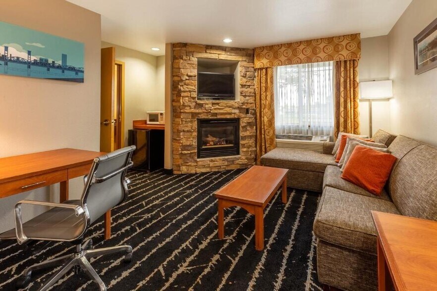 More Photos Of 1500 NE 134th St, Vancouver Hotel For Sale