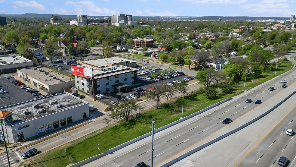 More Photos Of 2300 E 14th St, Tulsa Office For Lease
