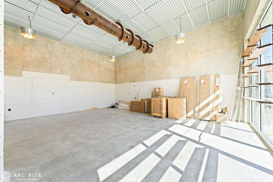 More Photos Of 5820 66th St, Lubbock Storefront Retail Office For Sale