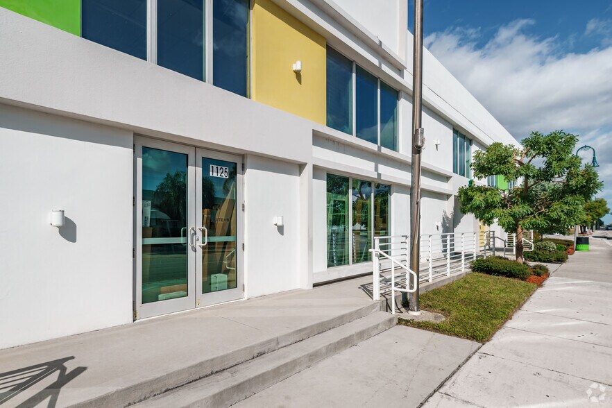 More Photos Of 1125 N Dixie Hwy, Lake Worth Freestanding For Lease
