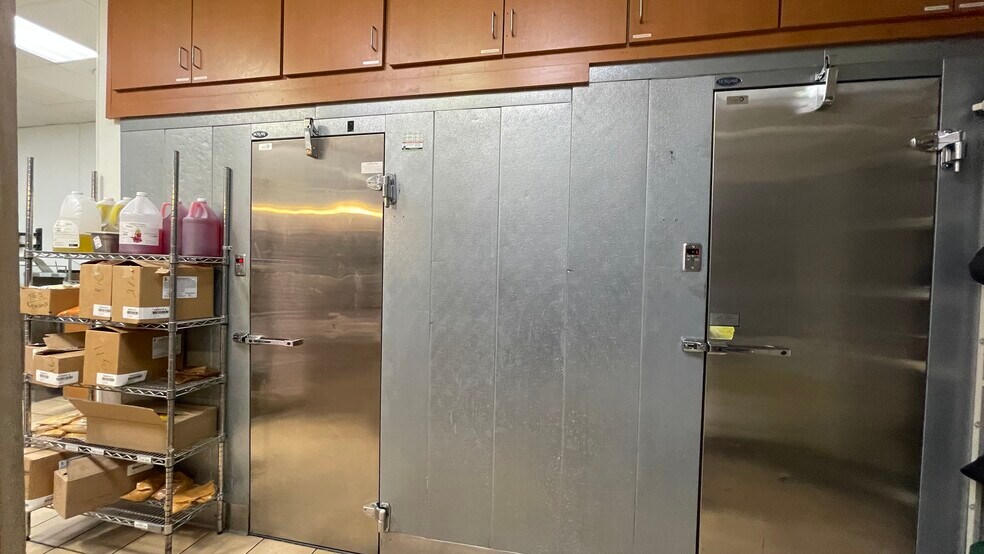 More Photos Of 933 W Ramsey St, Banning General Retail For Sale