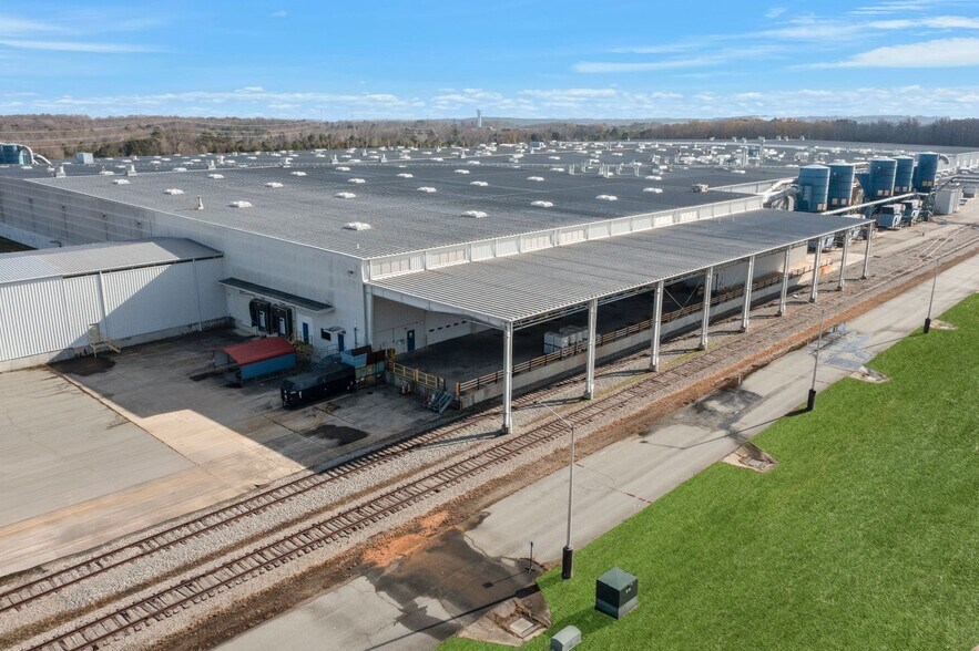 More Photos Of 100 Morgan Olson Way, Ringgold Manufacturing For Sale