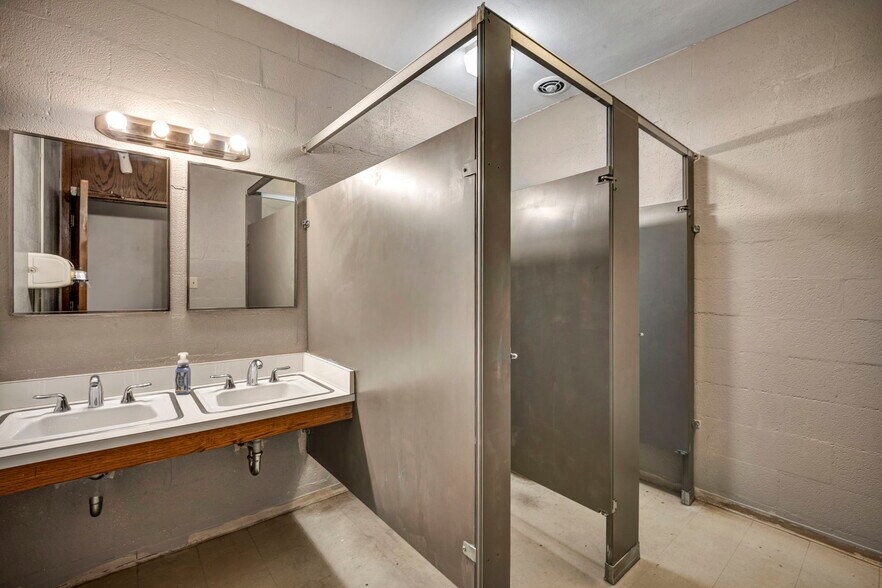More Photos Of 15715 Libby Rd, Maple Heights General Retail For Sale