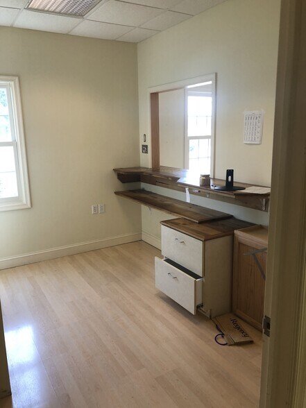 More Photos Of 4225 Main St, Elverson Freestanding For Lease