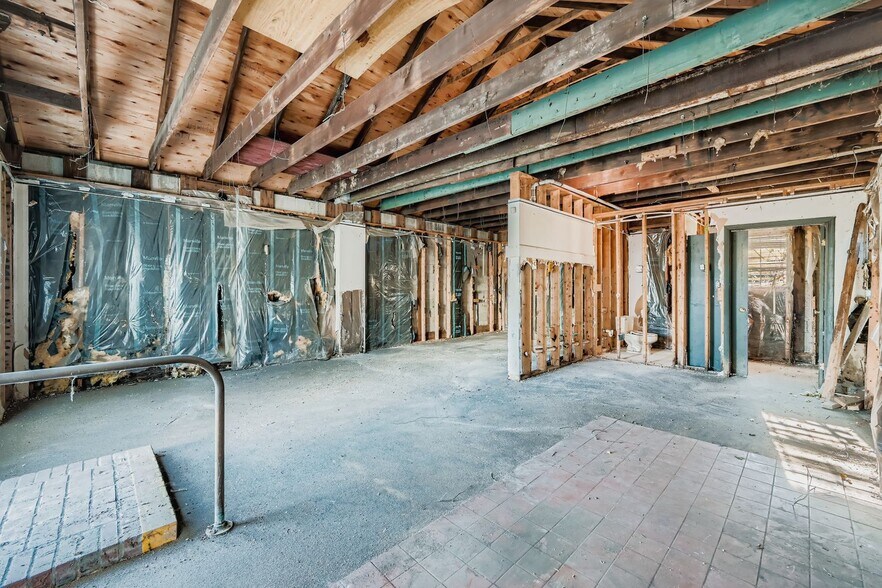 More Photos Of 701 Church St, Baltimore Flex For Sale