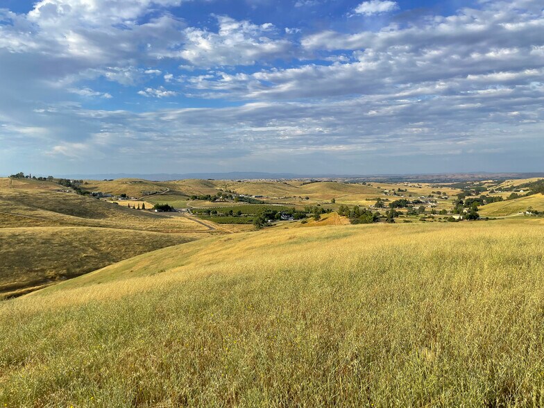 More Photos Of 0 E. 41 Hwy, Templeton Land For Sale