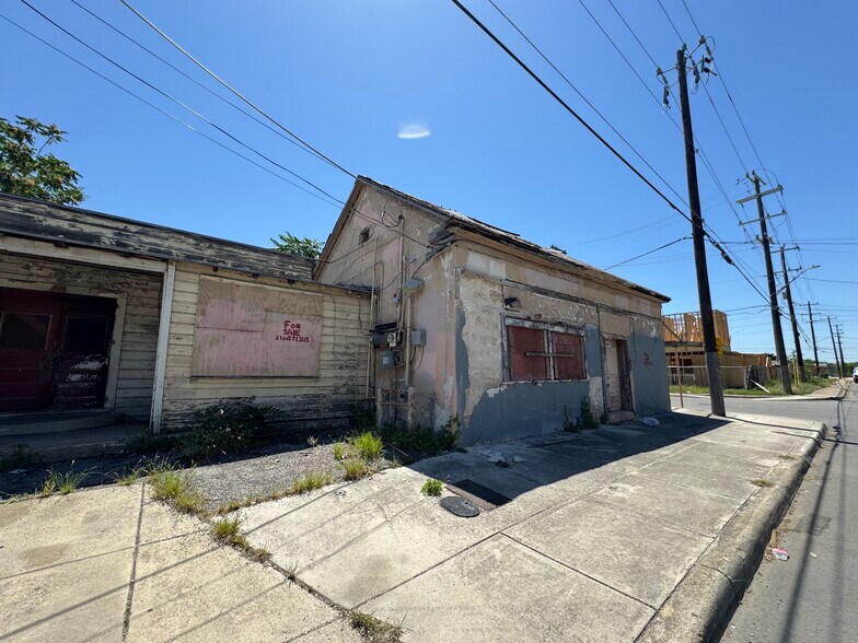 More Photos Of 910-920 Clark Ave, San Antonio Specialty For Sale